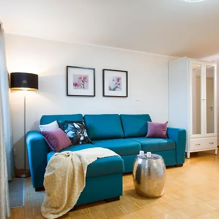 Modern Charvatova Apartament