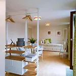 Modern Charvatova