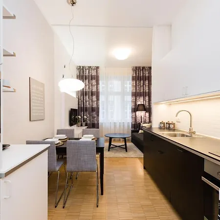 Modern Charvatova *