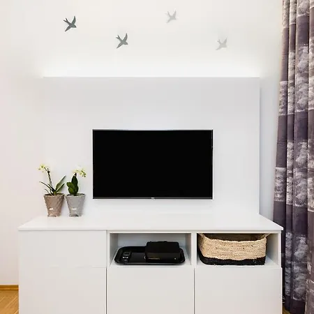 Modern Charvatova * Prag