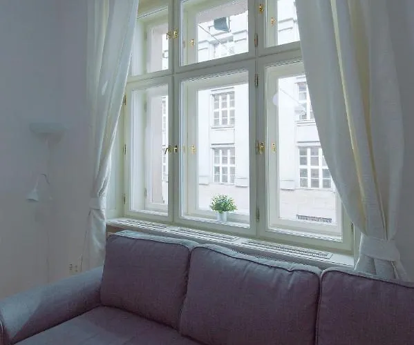 Modern Charvatova Prag